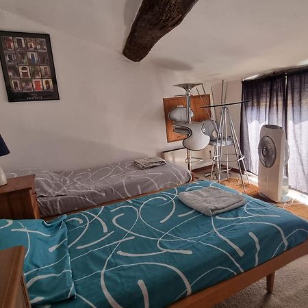 Petit Nid Cosy Typiquement Provencal Apartment Villecroze Luaran gambar