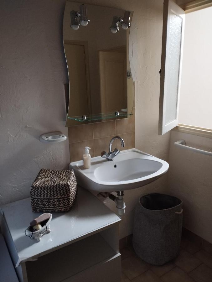 Petit Nid Cosy Typiquement Provencal Apartment Villecroze Luaran gambar